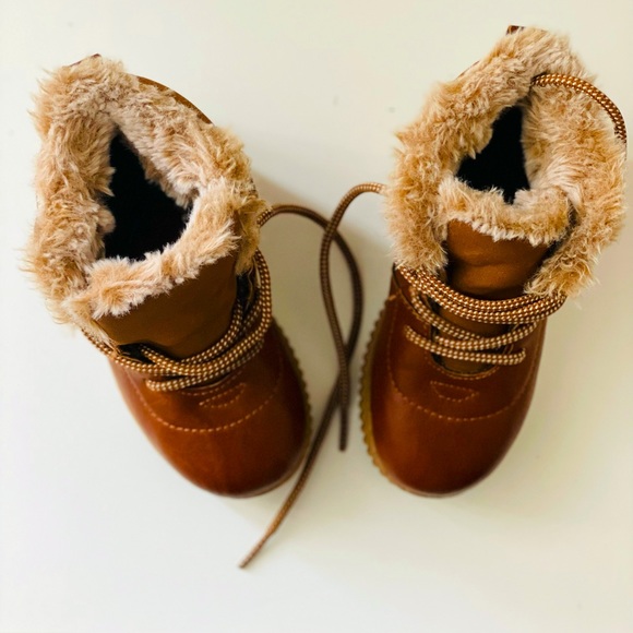 OshKosh B'Gosh Unisex-Child Haskell Ankle Boot. Brown, 9M/9C - Picture 3 of 5